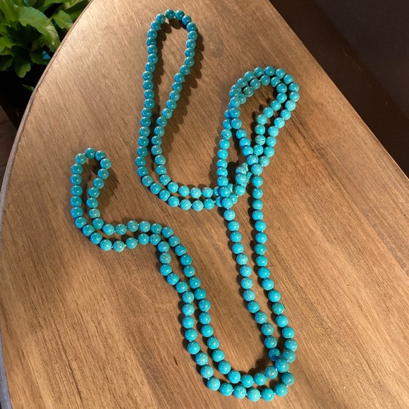 Turquoise bead knotted necklace. - Picture 12 of 16